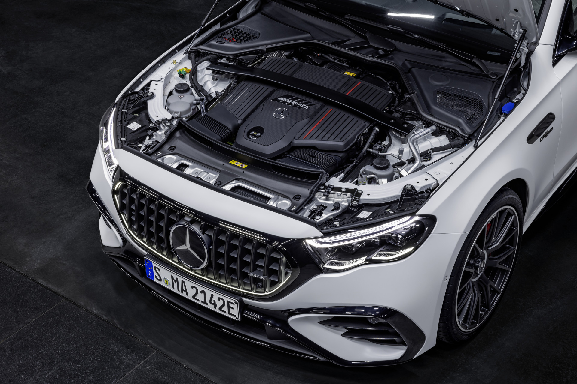 Review Mercedes-AMG E53 Hybrid 4Matic+ (2025)