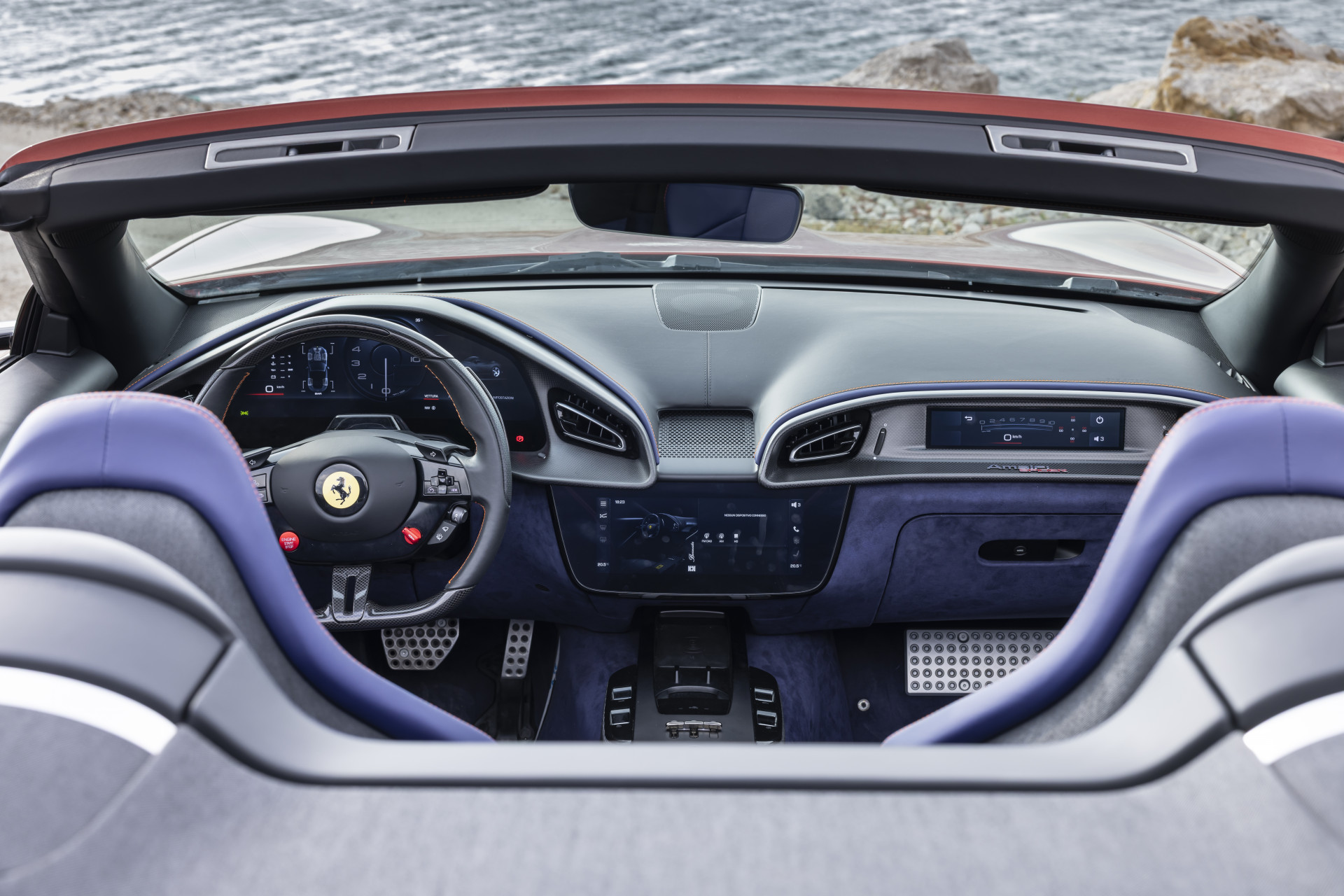 Review Ferrari Amalfi Spider (2026)