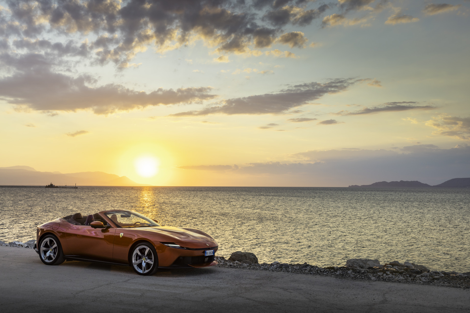 Review Ferrari Amalfi Spider (2026)