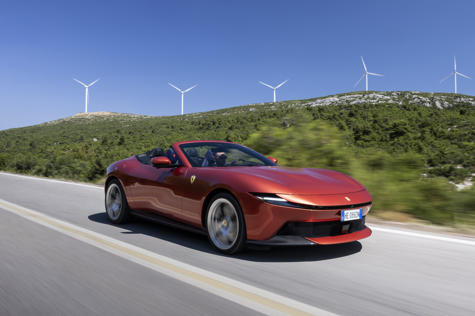 Review Ferrari Amalfi Spider (2026)