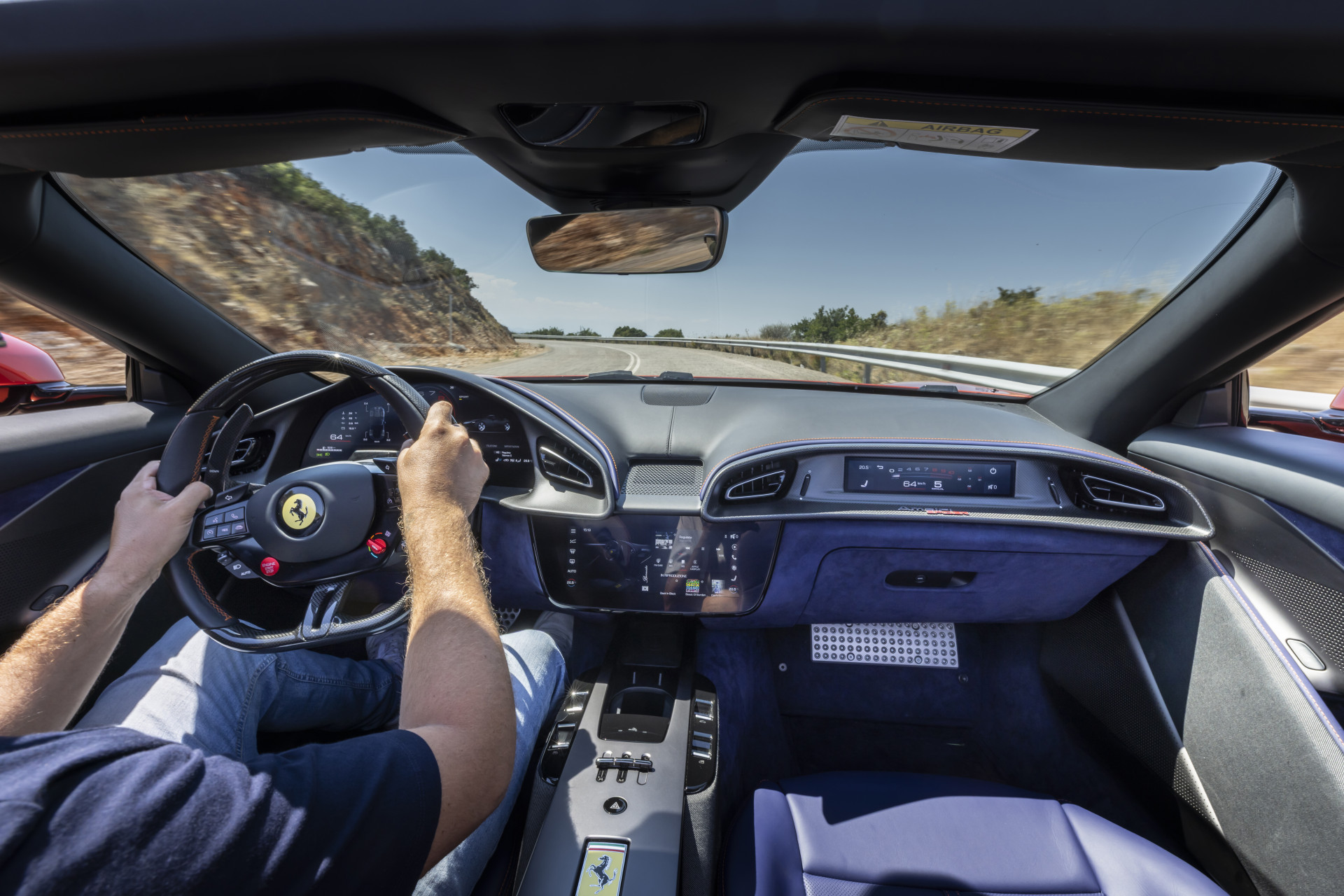 Review Ferrari Amalfi Spider (2026)
