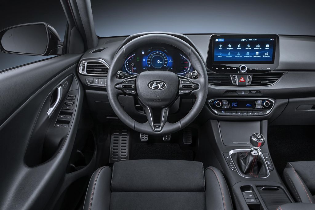 Hyundai i30 cockpit 2020