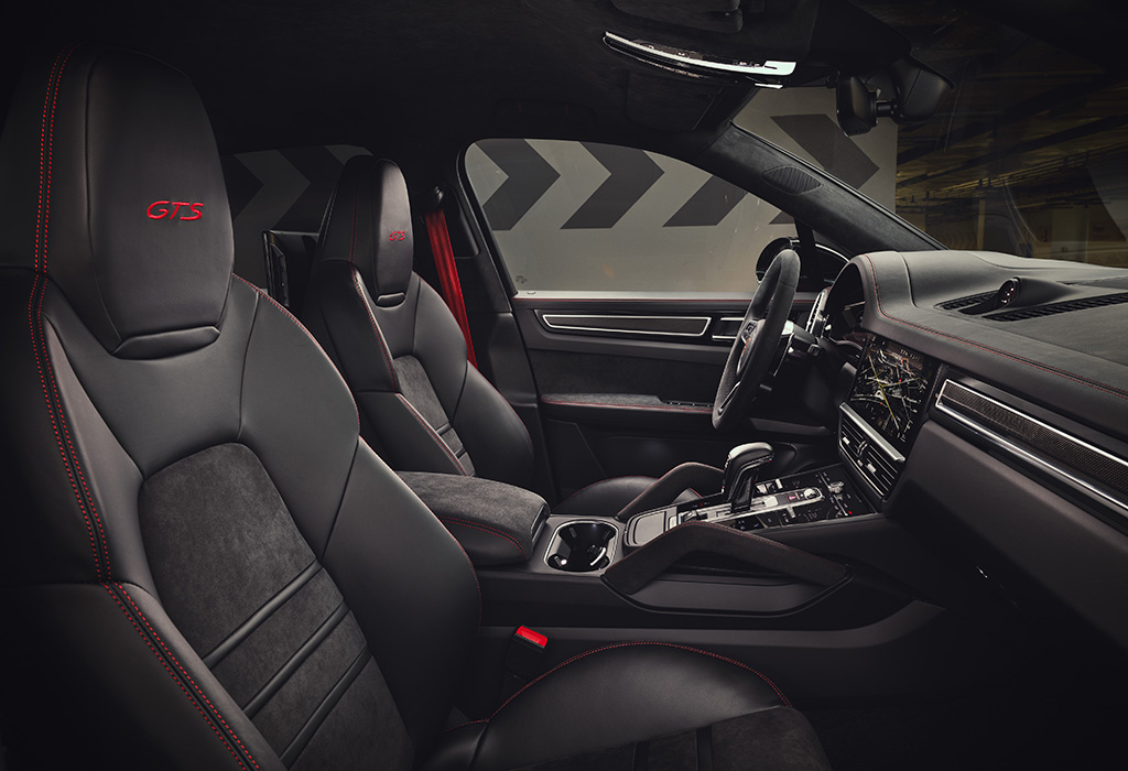 2020 Porsche Cayenne GTS - interior
