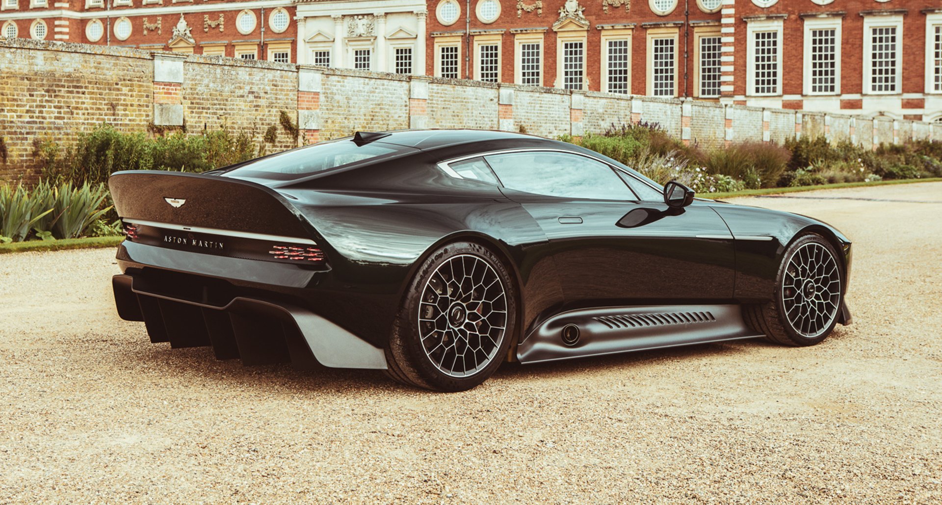 Aston Martin Victor - Alex Lawrence