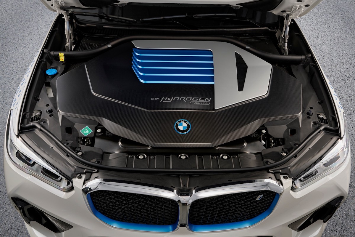 BMW iX5 Hydrogen 2022