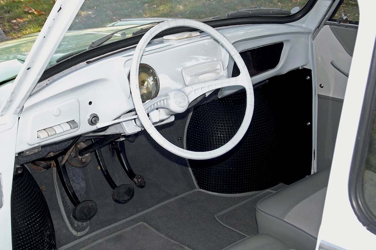Vintage - Trabant - Moniteur Automobile