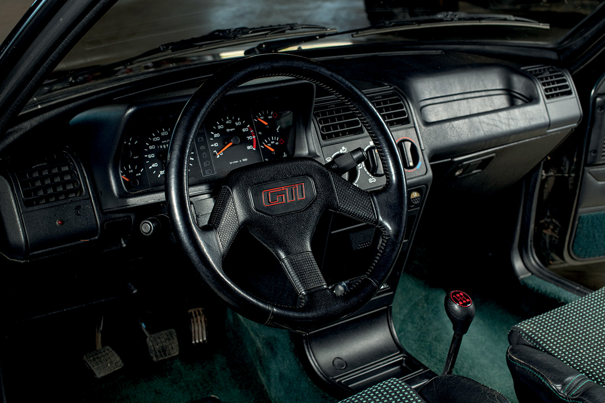 Garage - Peugeot 205 GTI - AutoGids/Moniteur Automobile