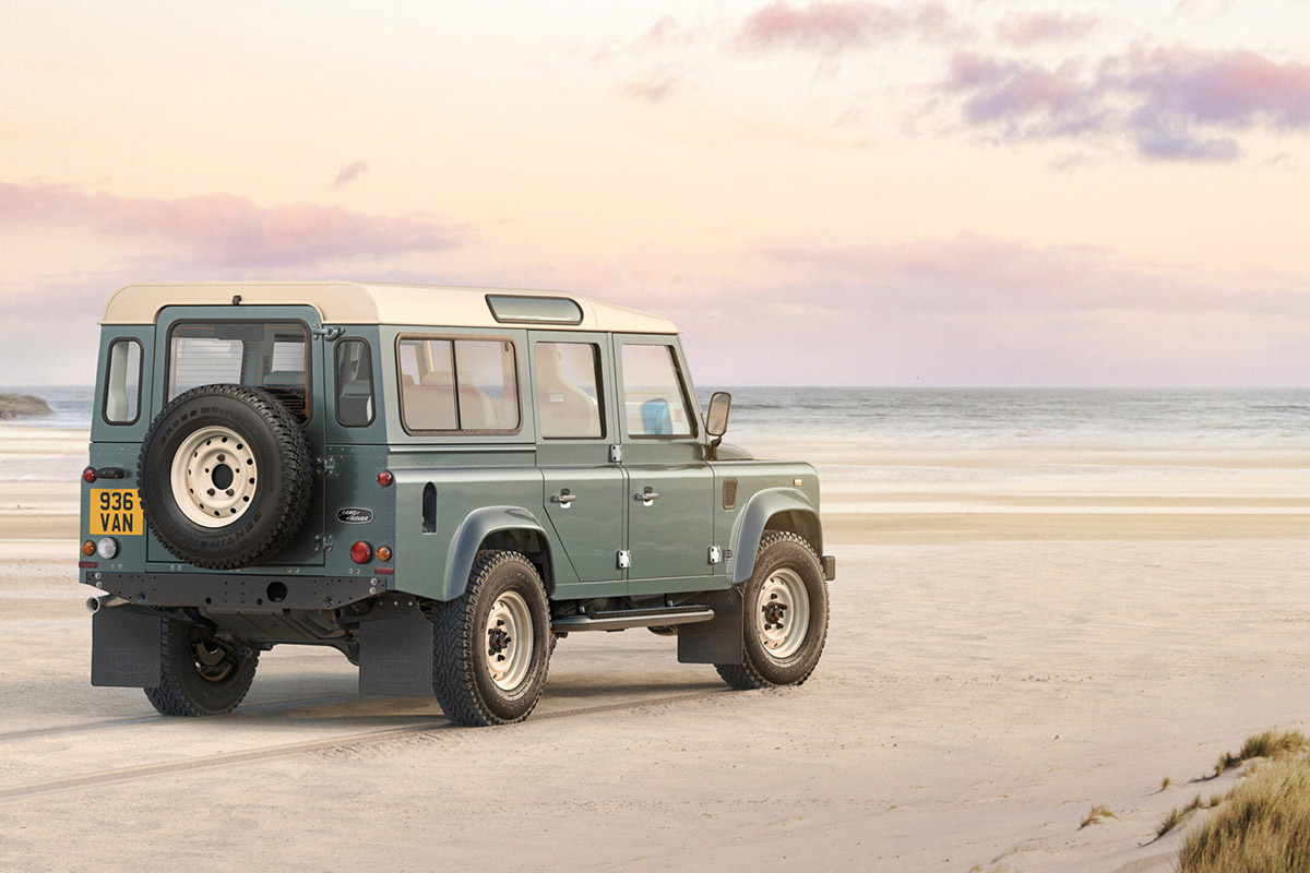 2024 Land Rover Classic Defender V8