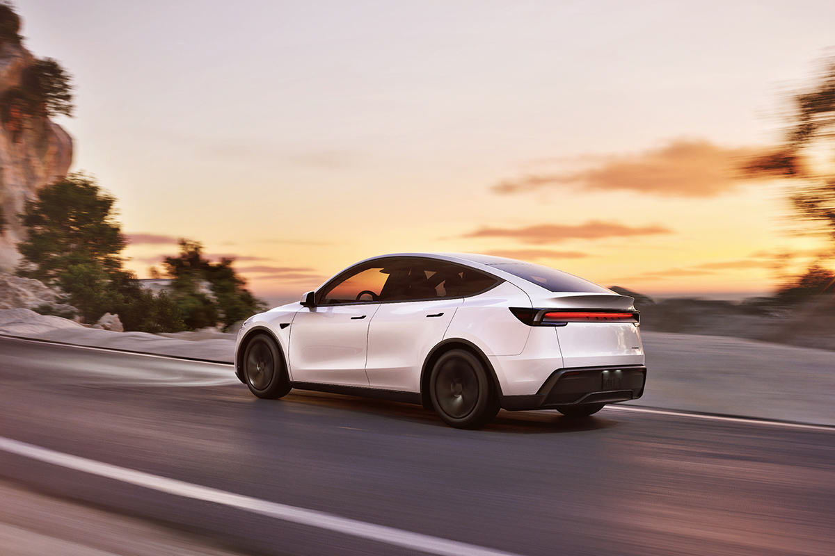 2025 Tesla Model Y juniper