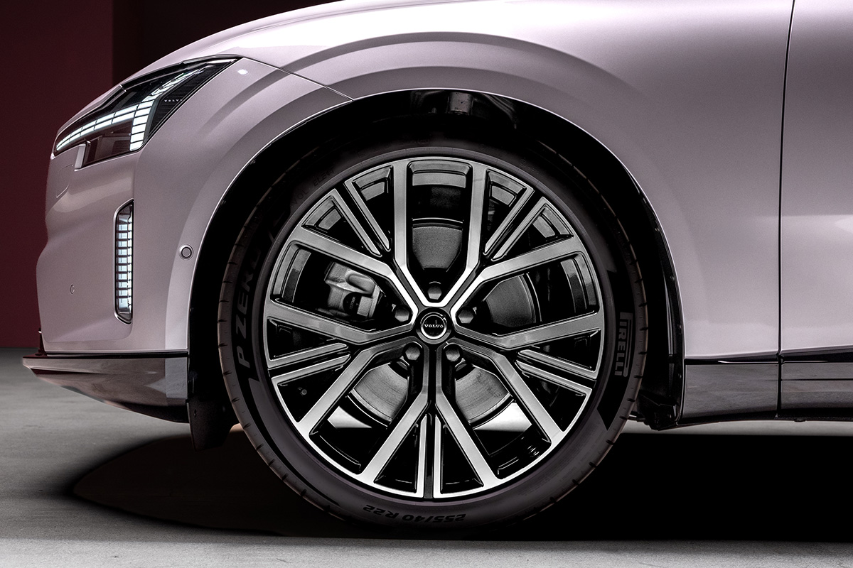 2025 Volvo ES90