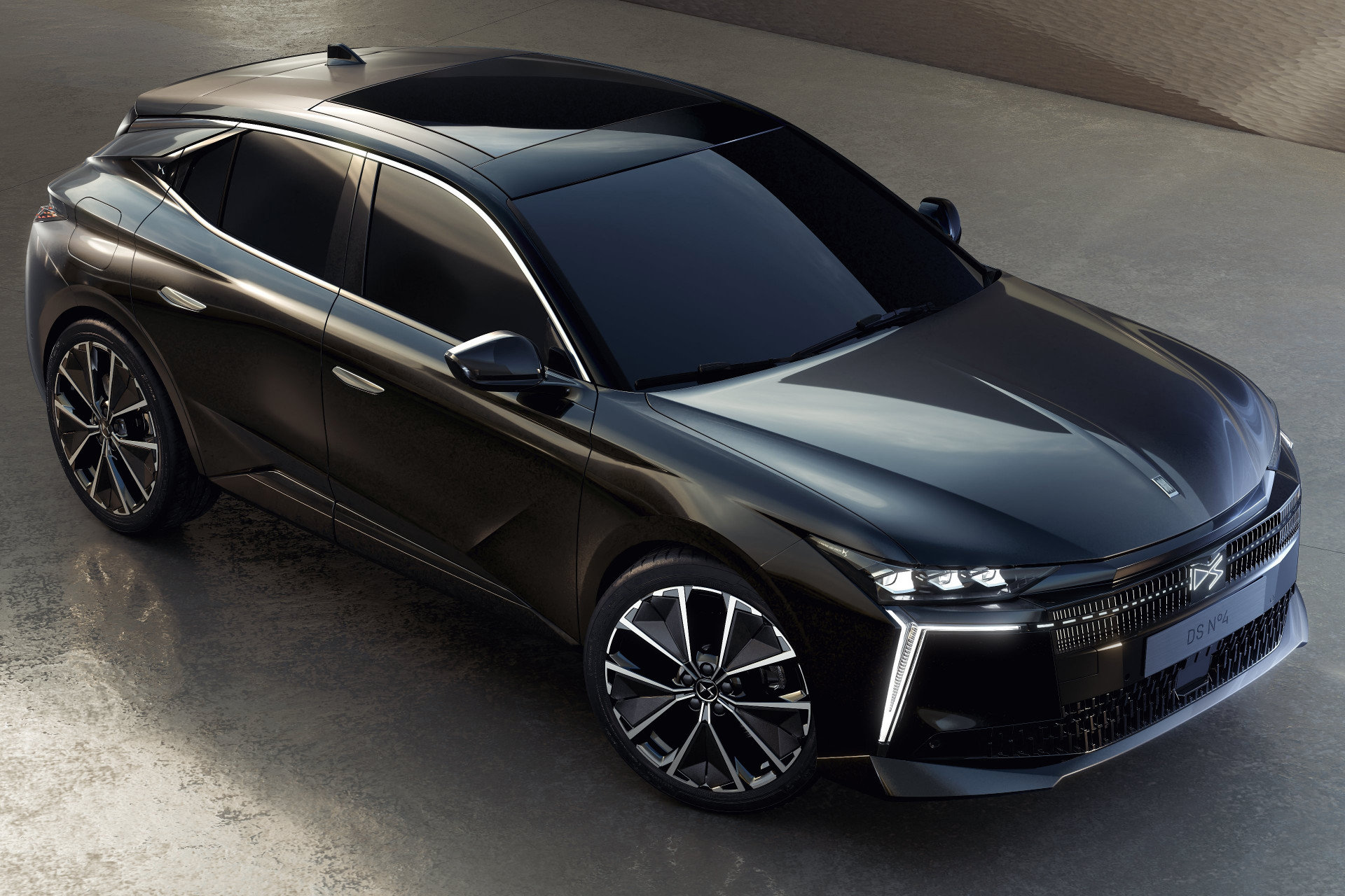 2025 DS N°4