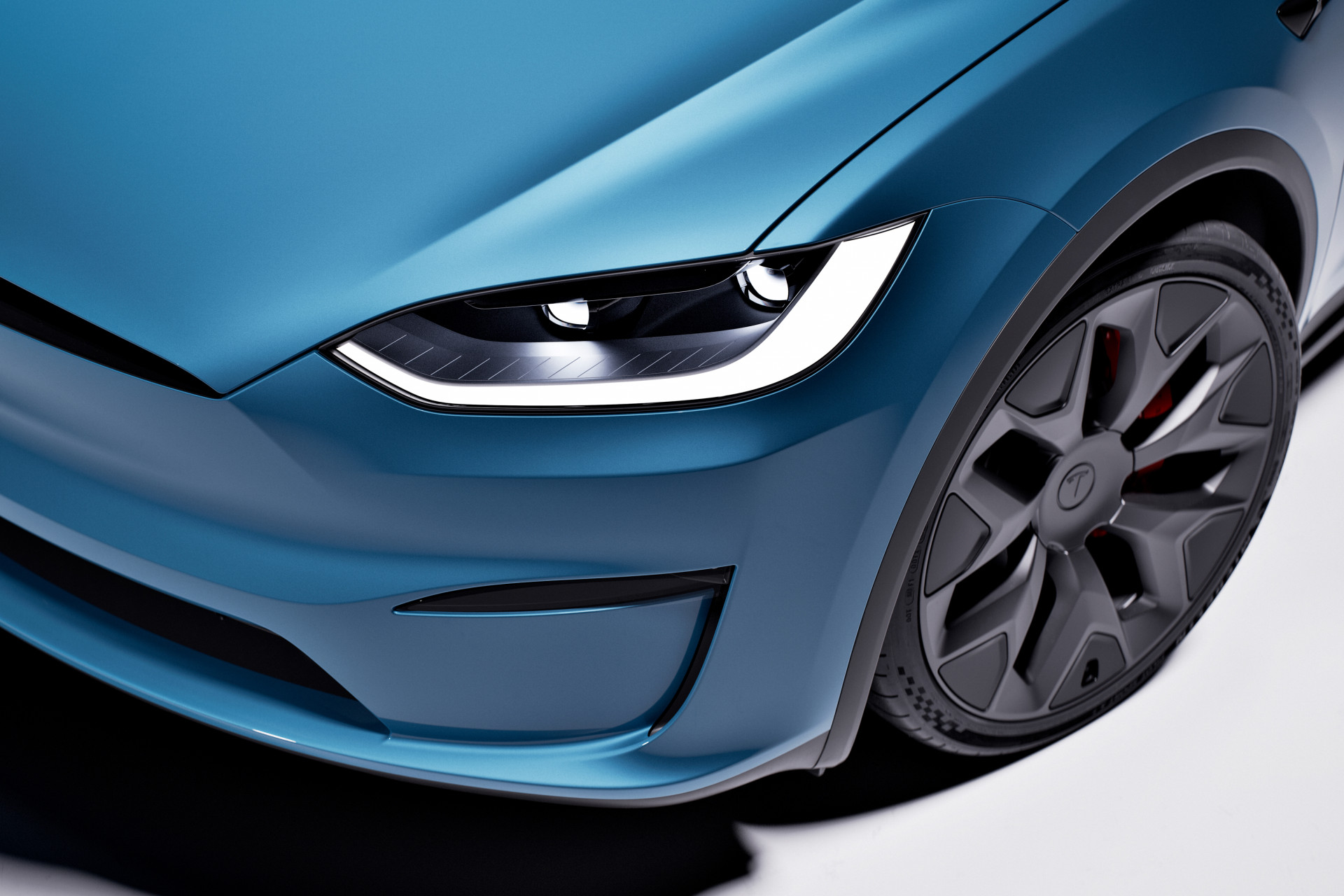 Tesla Model X restylé :  simple coup de peinture ou réelle évolution ?