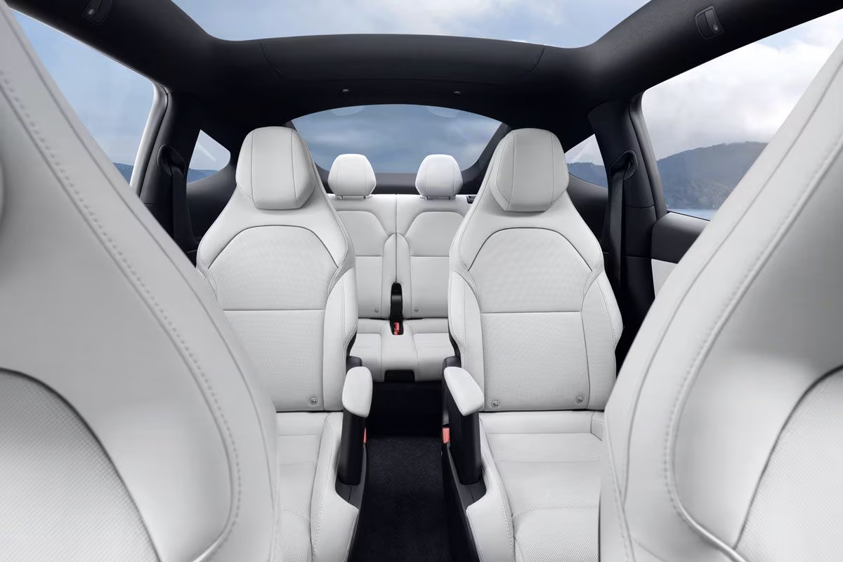 Officieel: Tesla Model Y L (2025) - 18 cm langer, 6 zitplaatsen (update)