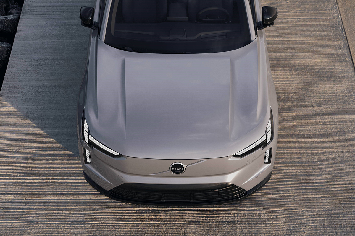 2026 Volvo EX90 800V