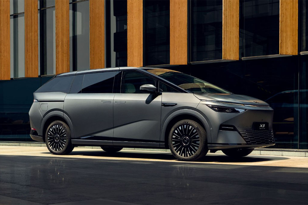 Xpeng X9 Europe