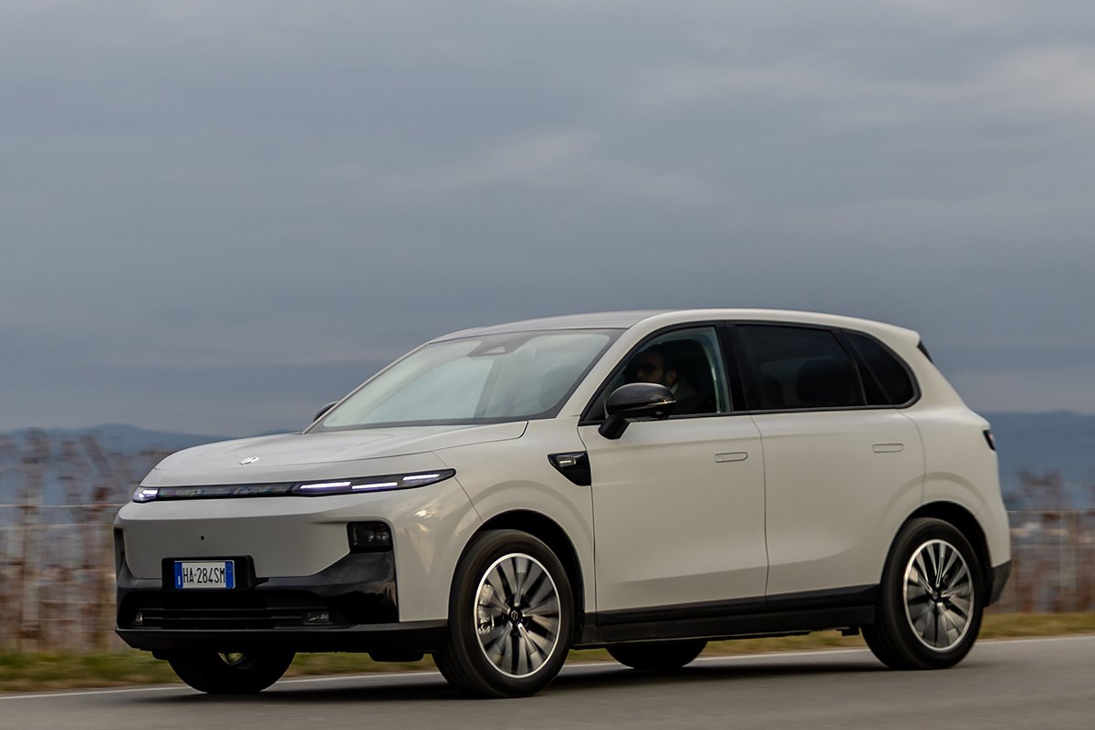 2026 Leapmotor B10 Hybrid EV