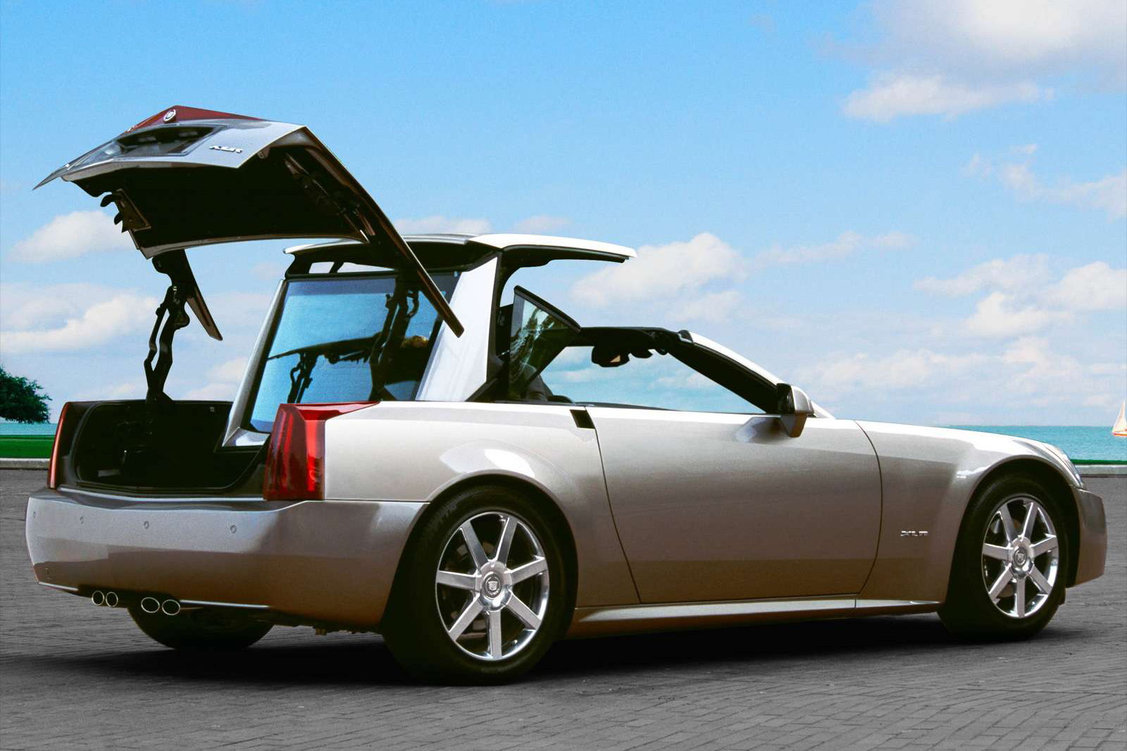 Vergeten helden (6/15): liever een Cadillac XLR dan een Mercedes SL?