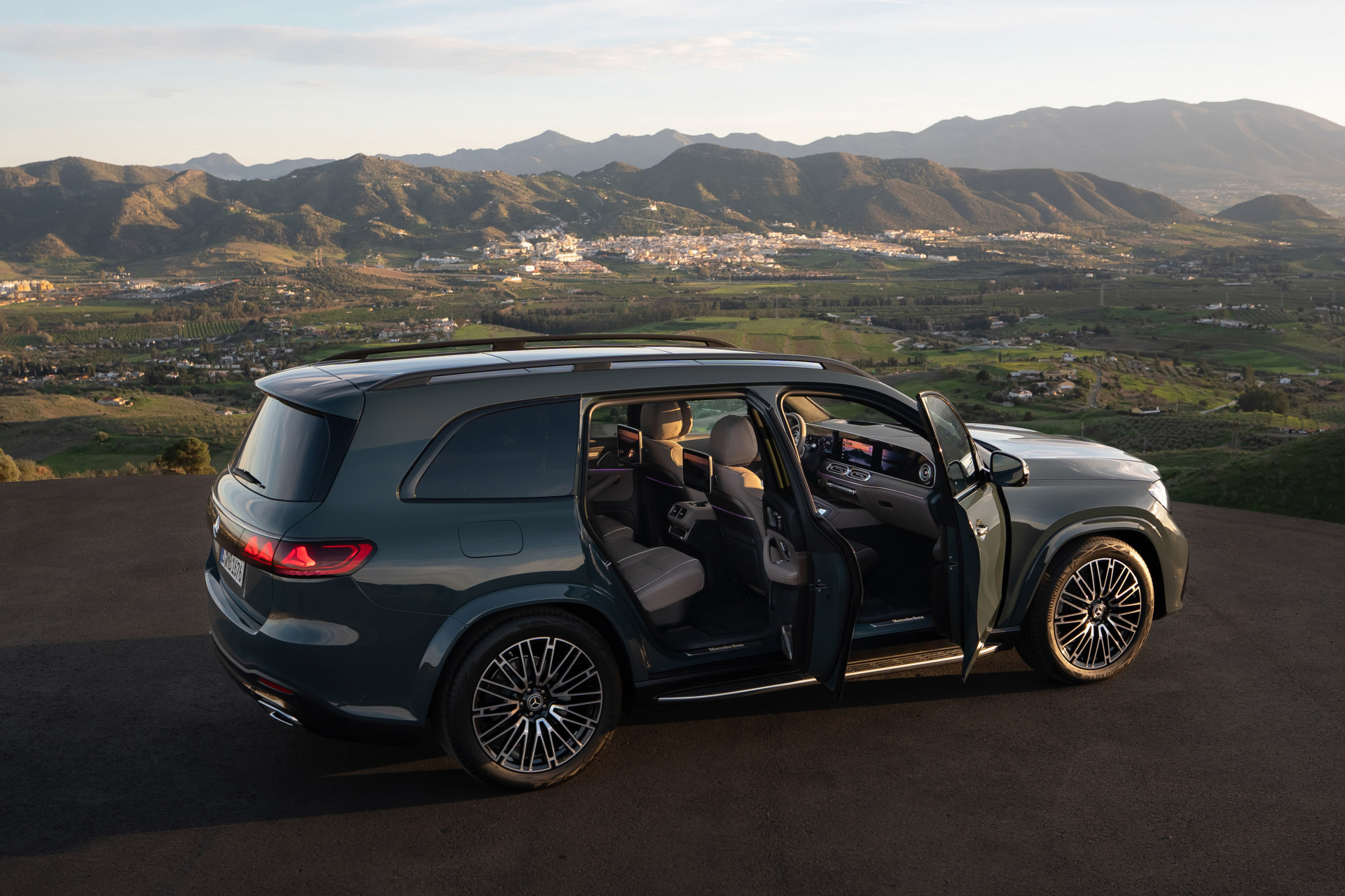 Mercedes vernieuwt zowel GLE als de nog grotere GLS voor 2026