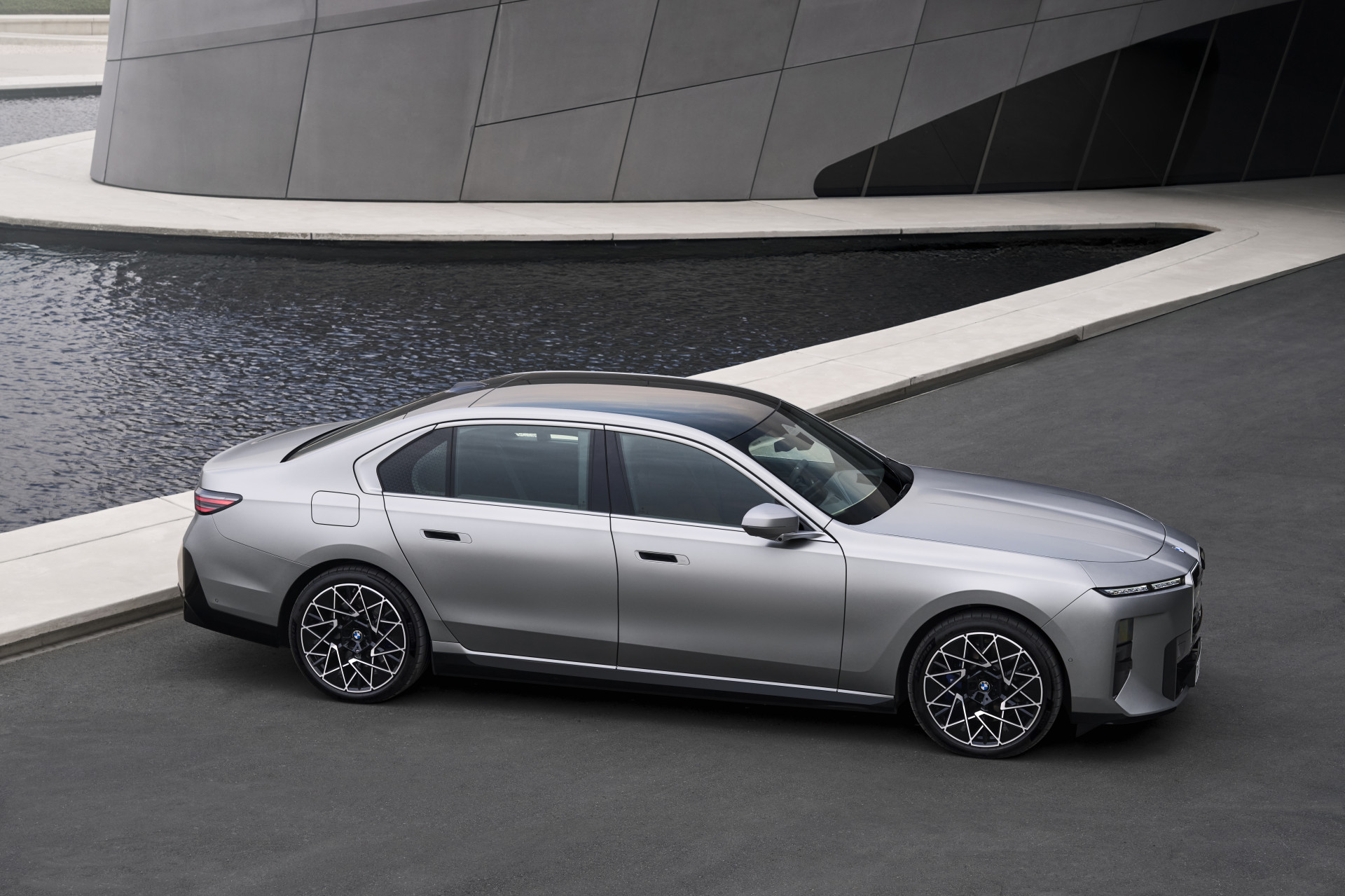 Officieel: BMW 7 Reeks als elektrische i7 (facelift 2026) - meer rijbereik, geen 800V