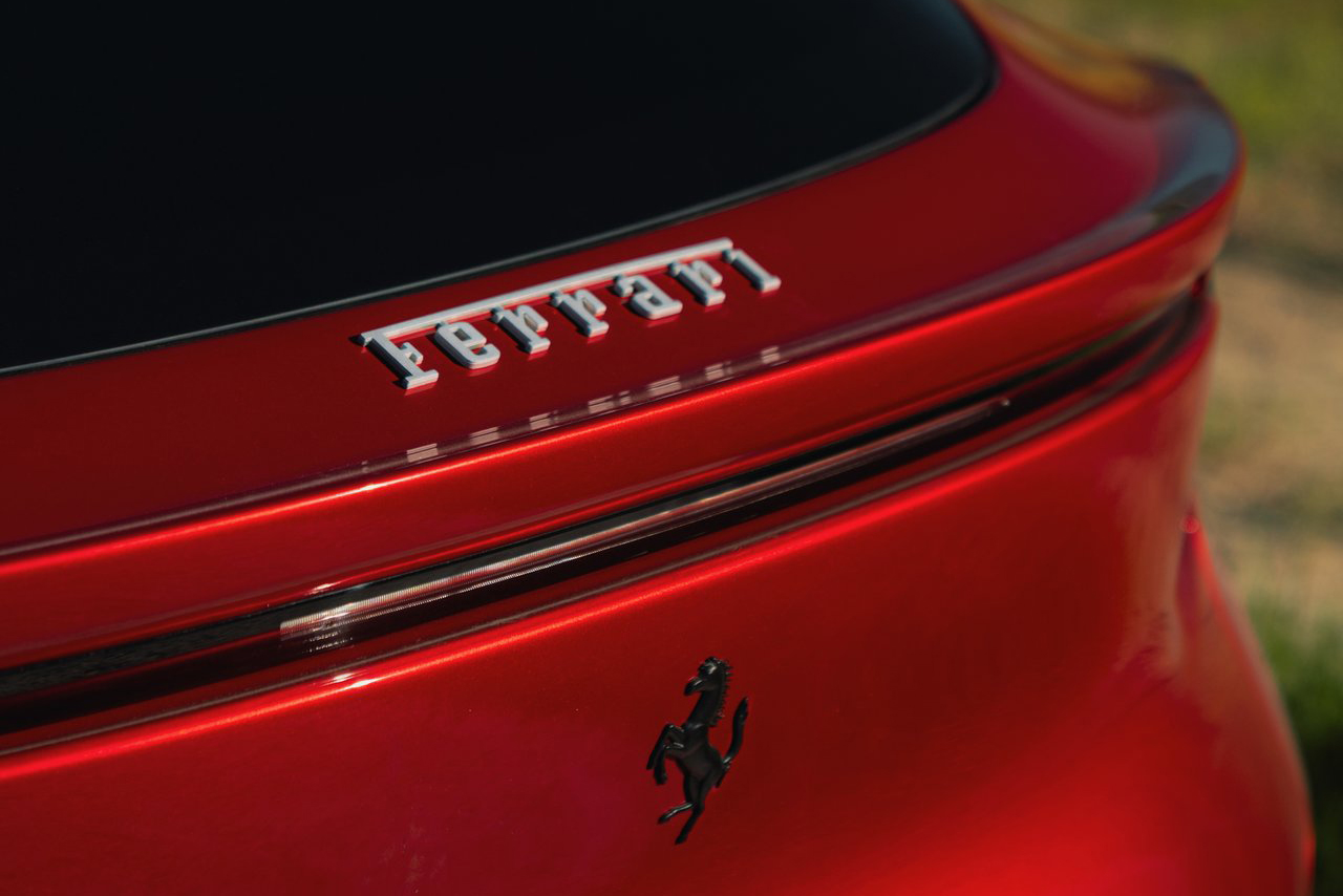 2027 Ferrari Purosangue V12 Handling Speciale