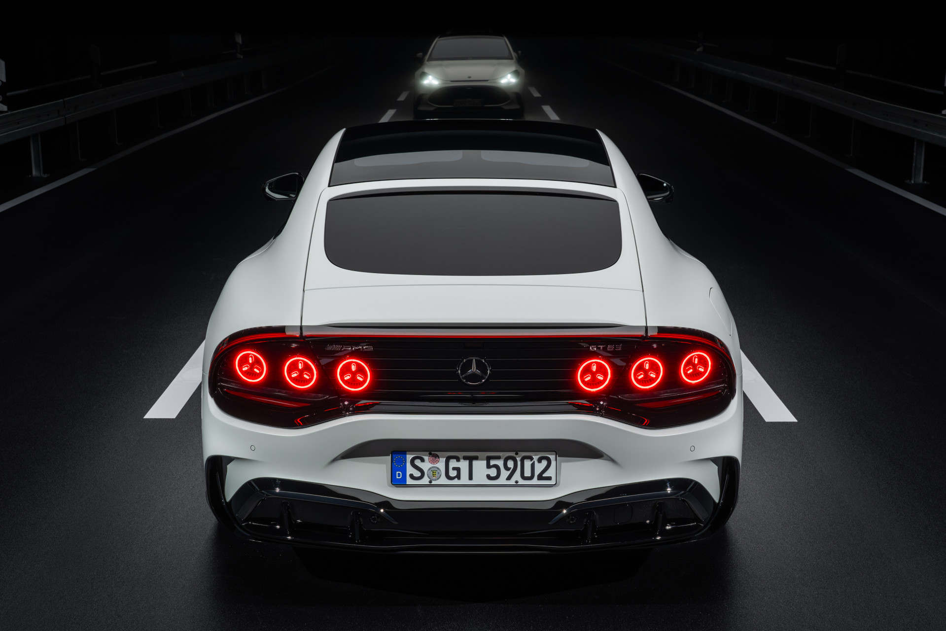 Officieel: Mercedes-AMG GT 4-door Coup&eacute; (2026) - F1-technologie en Hypercar-prestaties