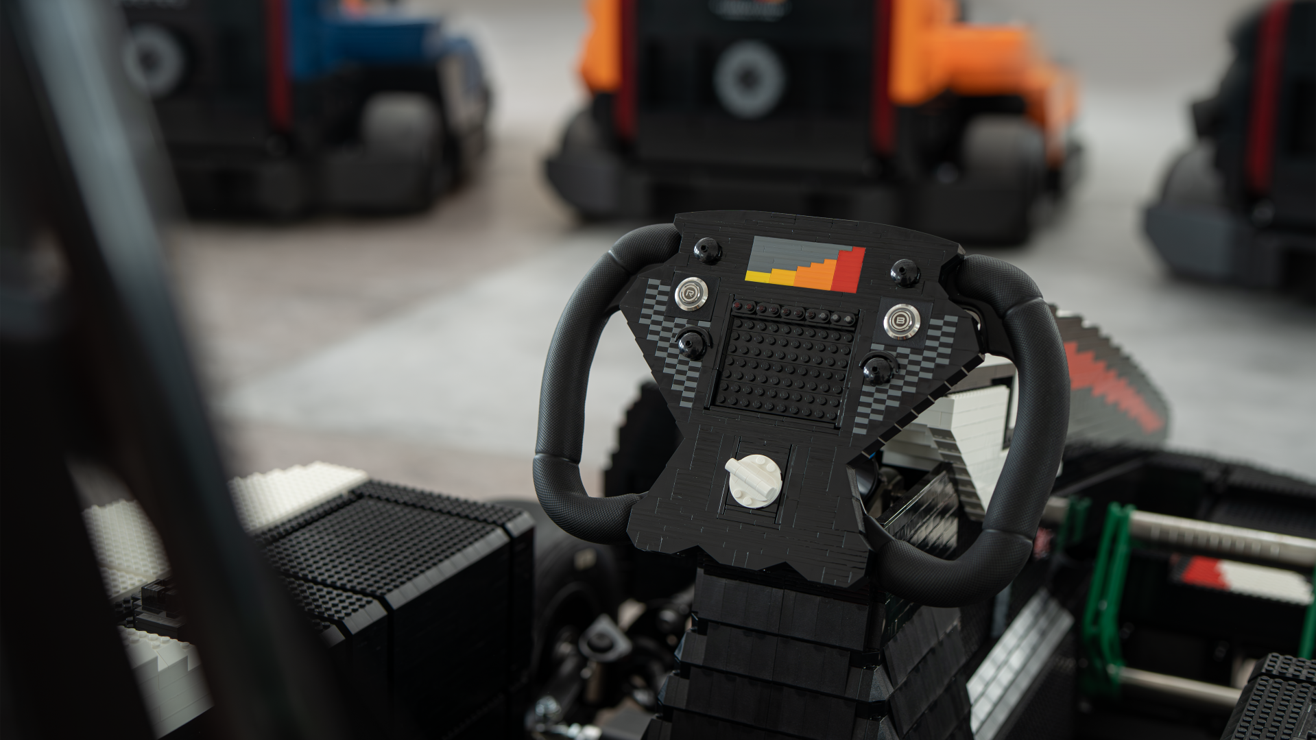 F1-rijders ruilen hun bolide voor een Lego-kart tijdens GP op Silverstone