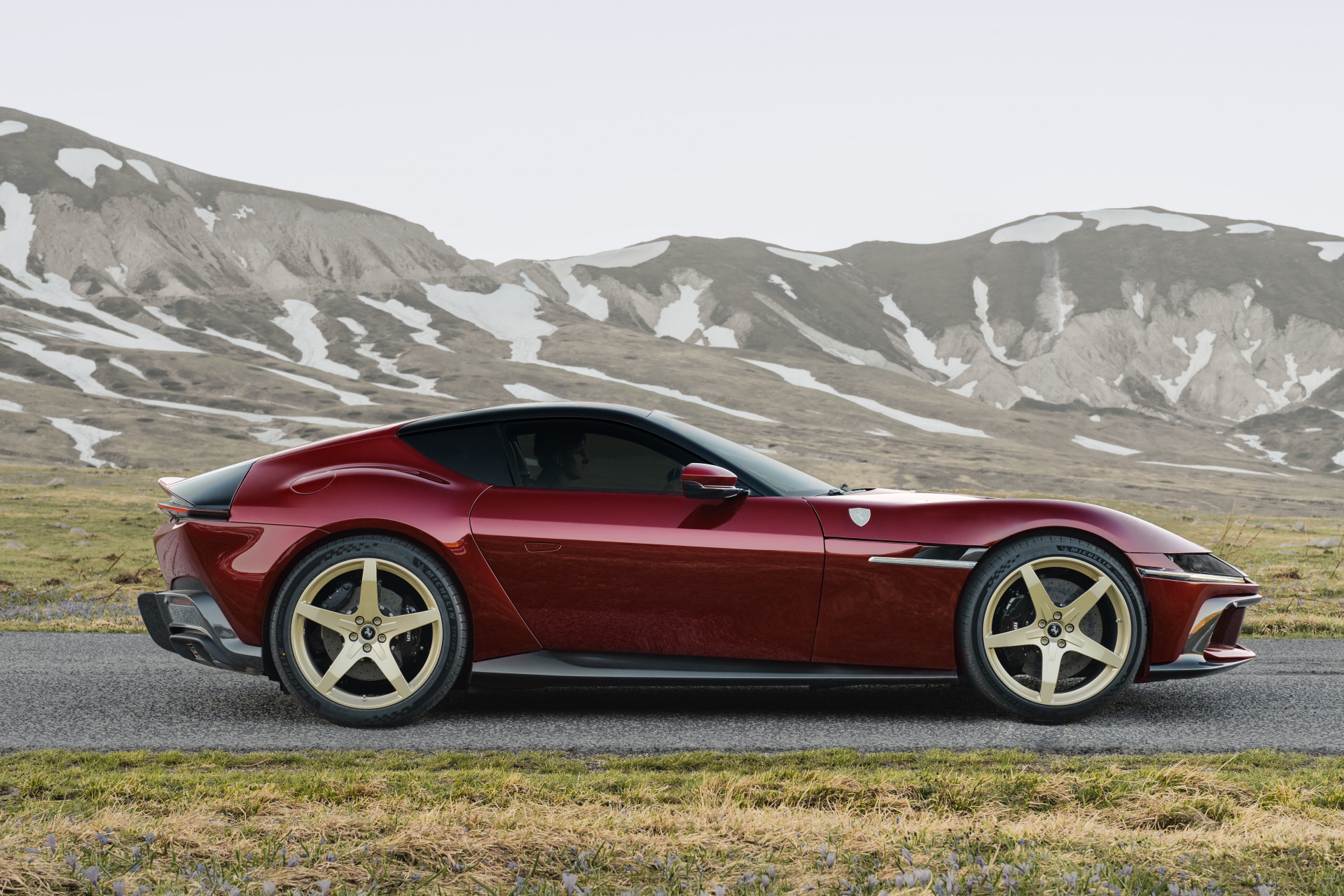 Officieel: Ferrari 12Cilindri Manuale (2026) - met handgeschakelde versnellingsbak