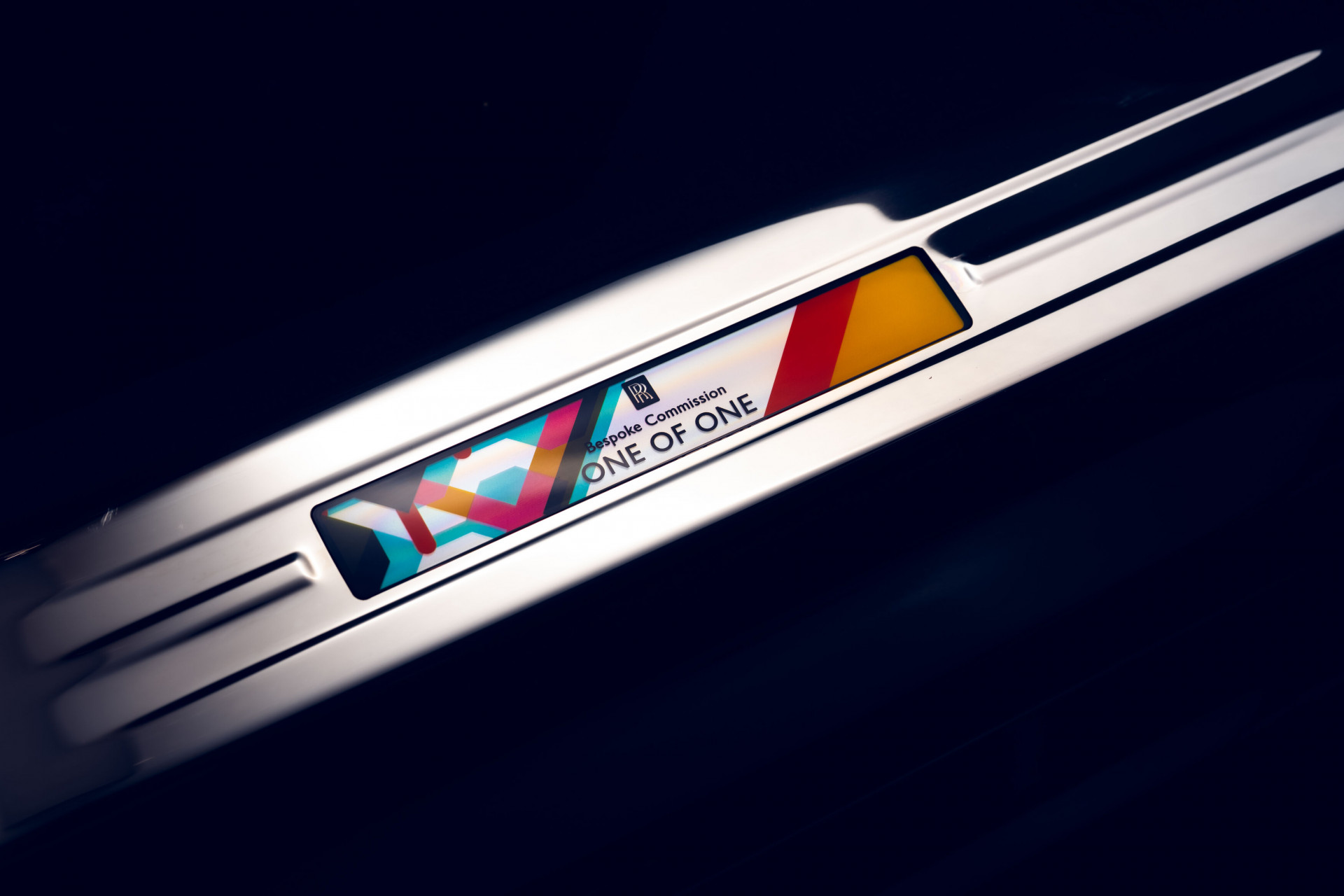 Officieel: Rolls-Royce Ghost Savile Row (FoS Goodwood 2026) - rijdend maatpak