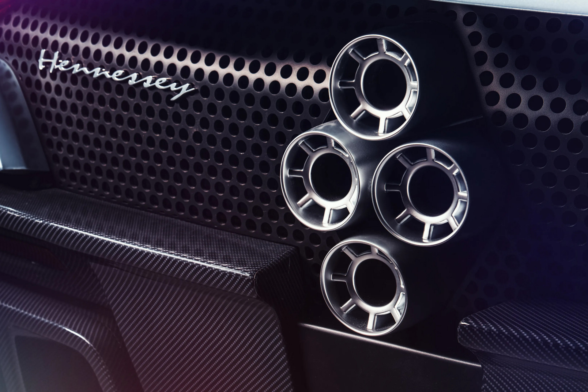 Officieel: Hennessey Blackbird (2029) - de analoge hypercar