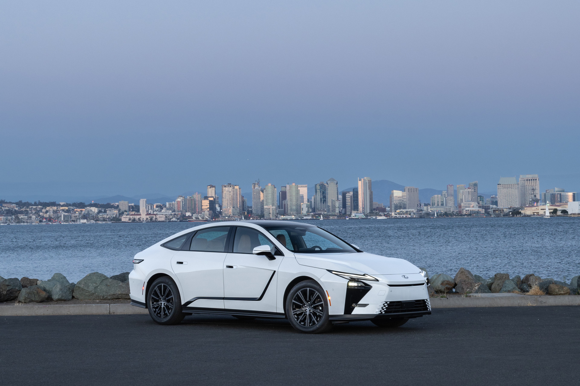 Dan toch: Lexus zal nieuwe ES ook aanbieden als hybride