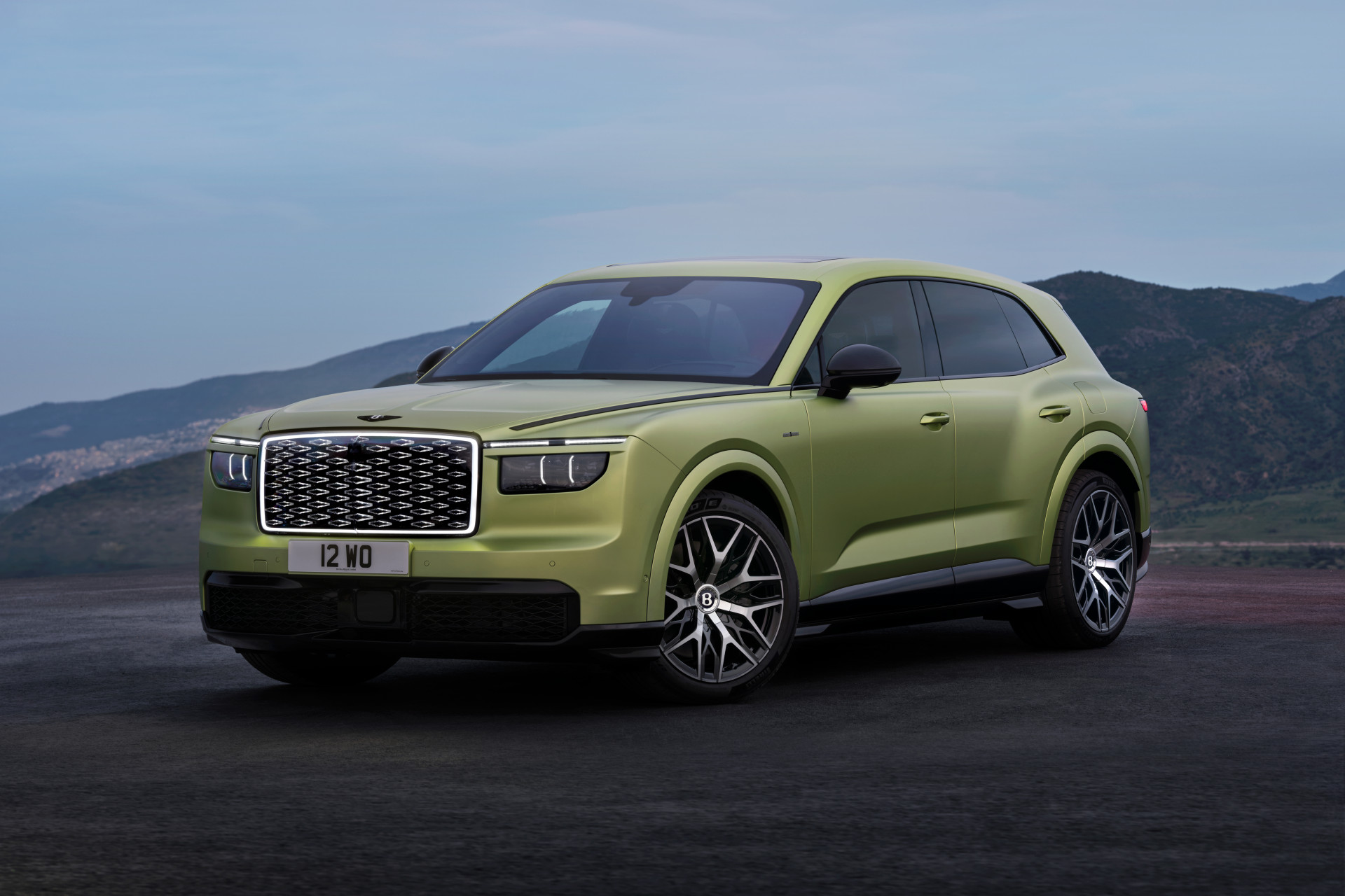 Officieel: Bentley Torcal SUV (2027) - elektrische baby-Bentayga
