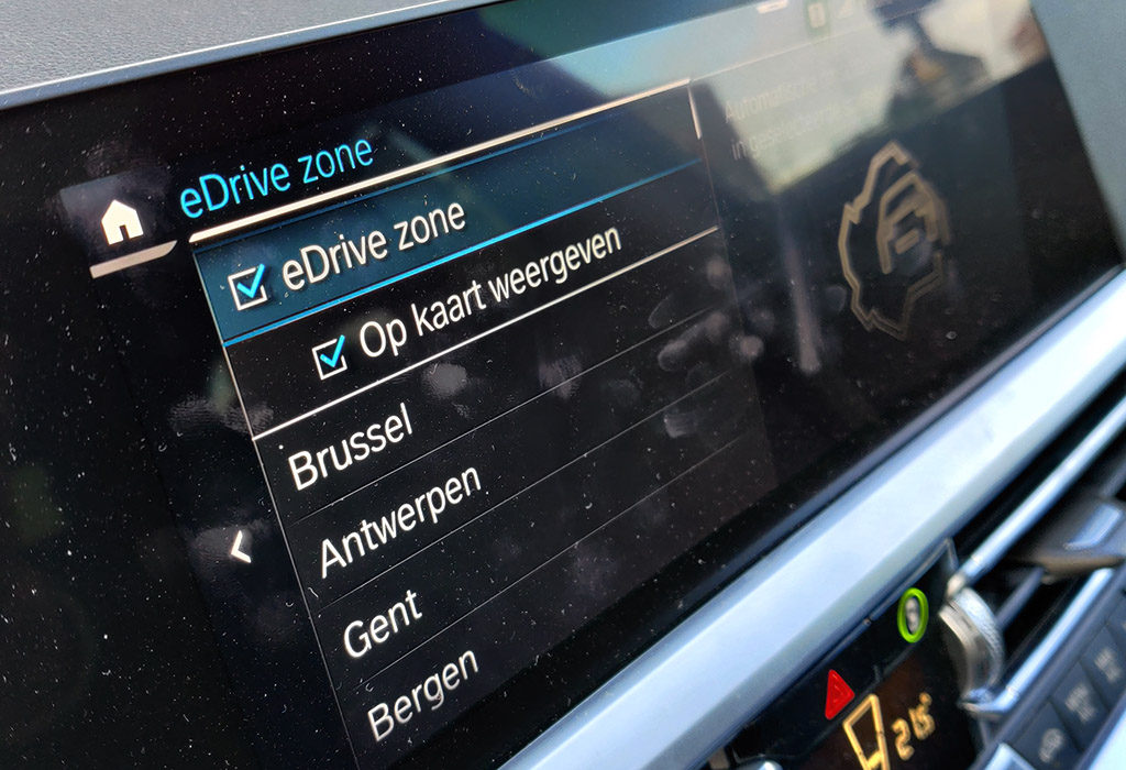 Test BMW 330e Touring xDrive - AutoWereld 2021