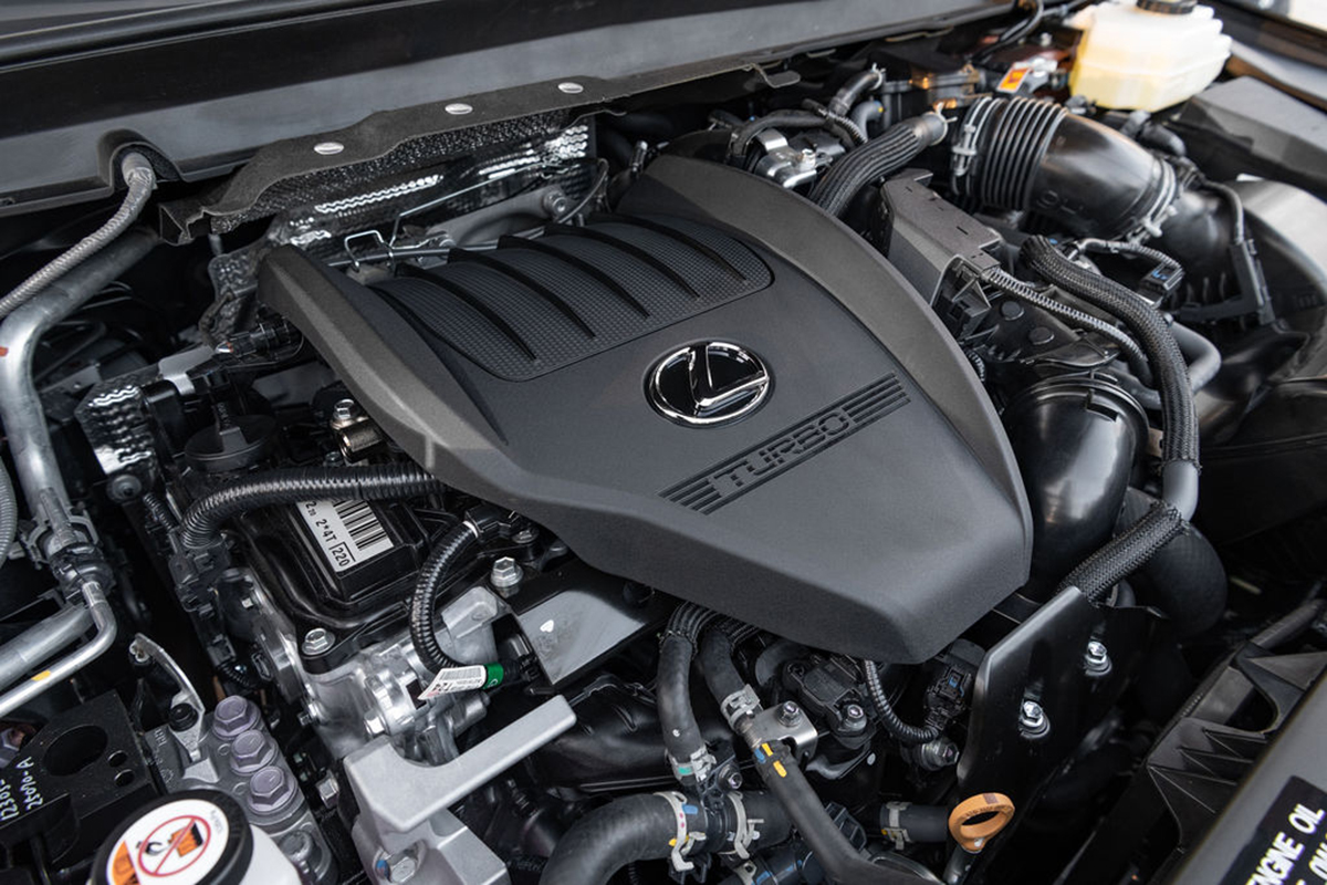 Review Lexus RX 500h Sport Hybrid 2023