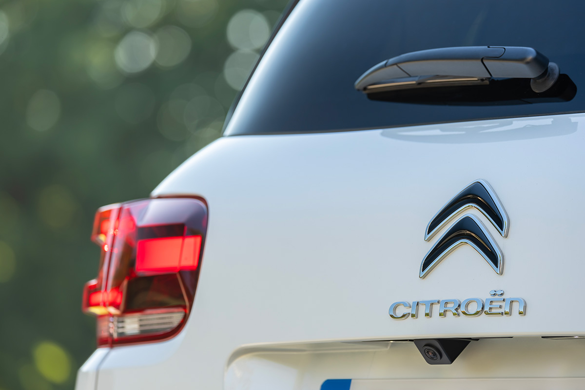 Review 2023 Citroën C5 Aircross Hybrid 136