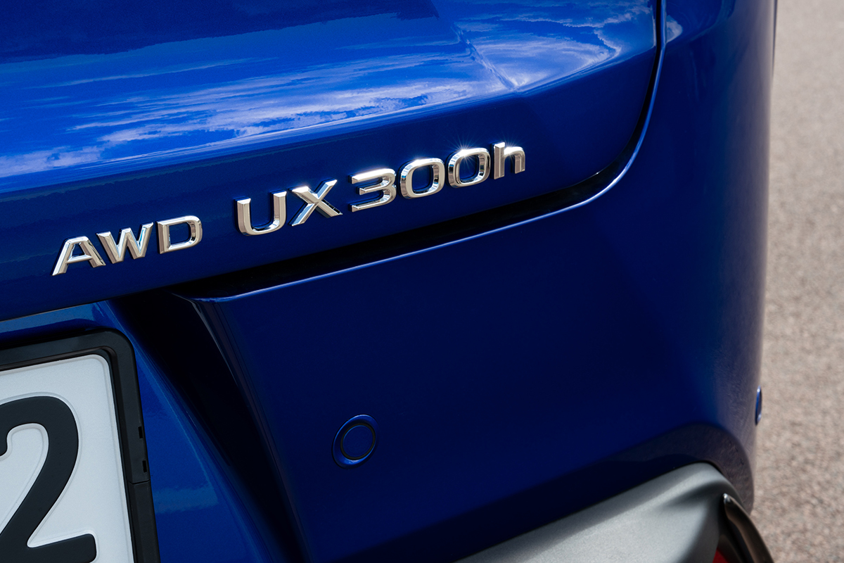 Review Lexus 300h