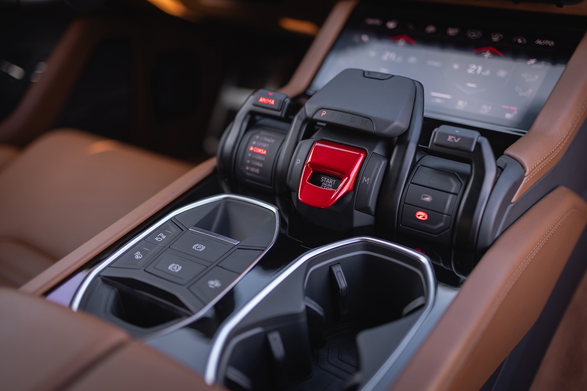 2024 Lamborghini Urus SE