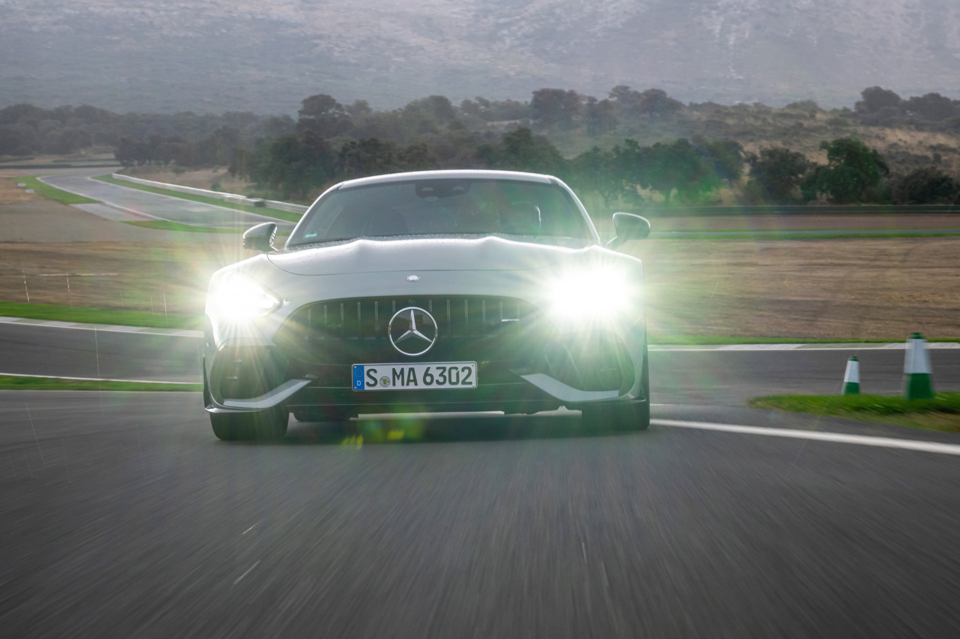 Review Mercedes-AMG GT 63 Pro