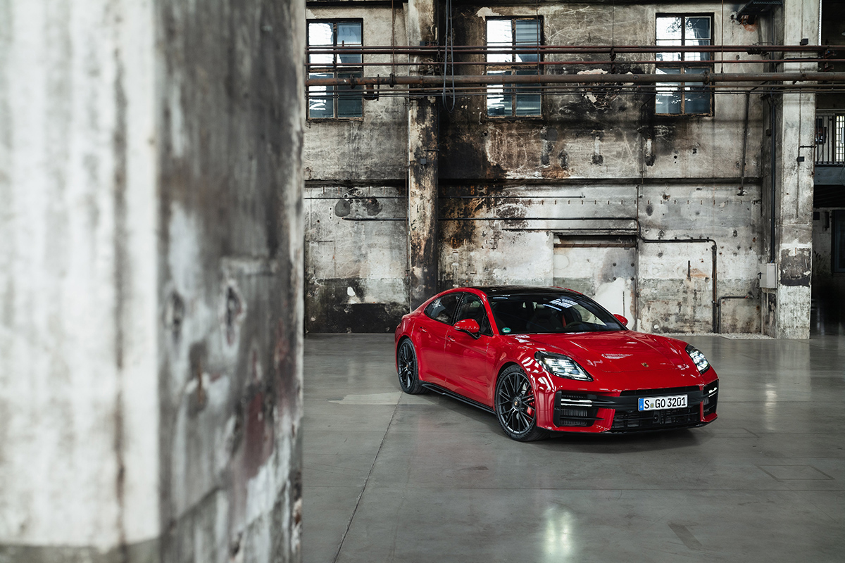 2024 Porsche Panamera GTS