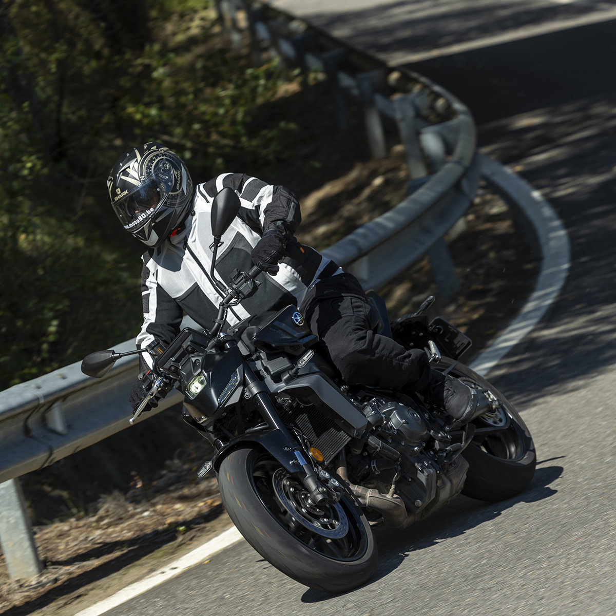 Review Yamaha MT09 Y-AMT