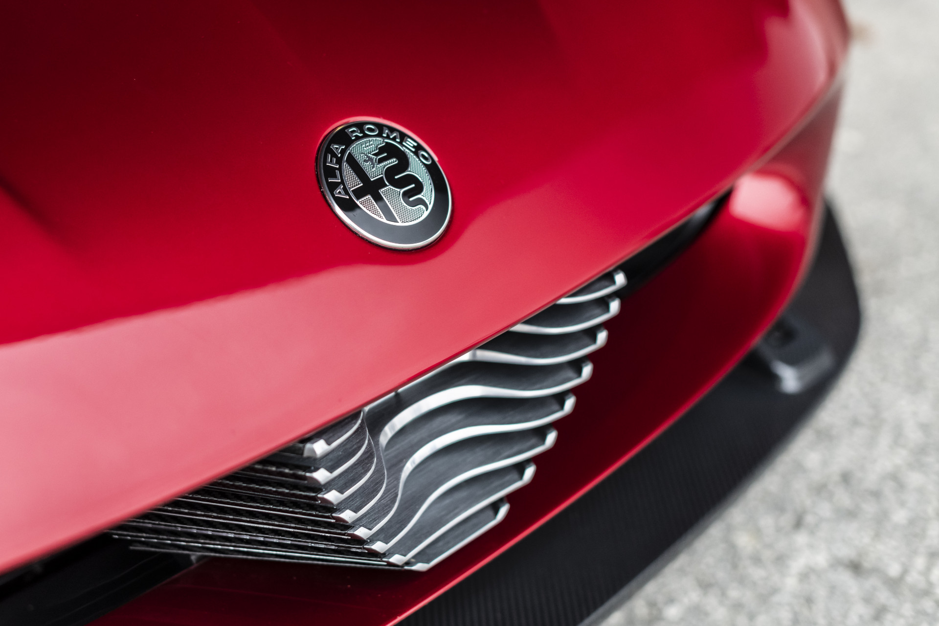 Review Alfa Romeo 33 Stradale