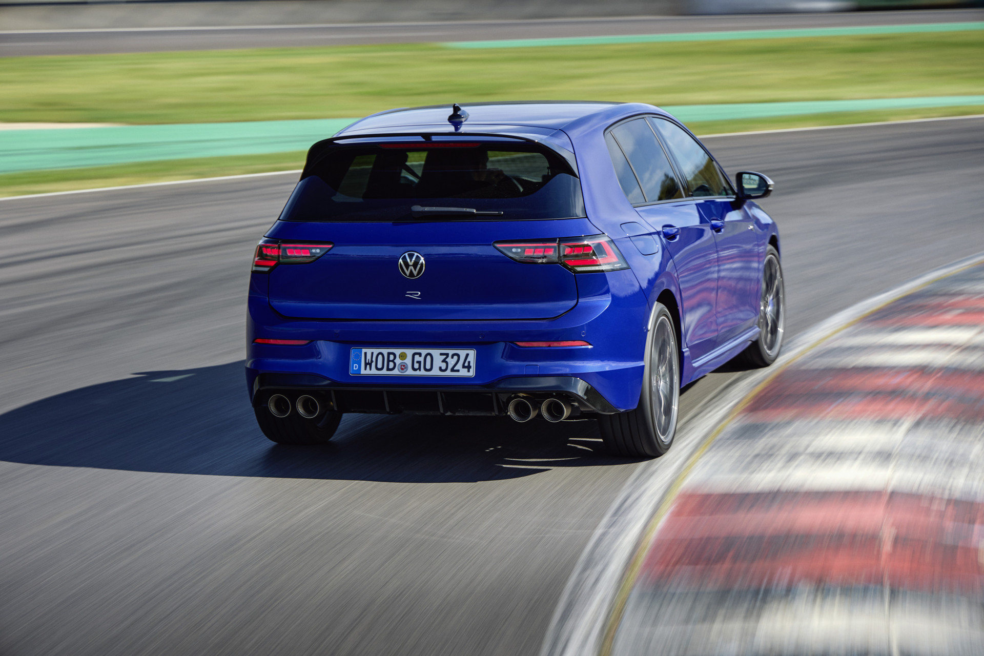 Review 2025 Volkswagen Golf R Black Edition