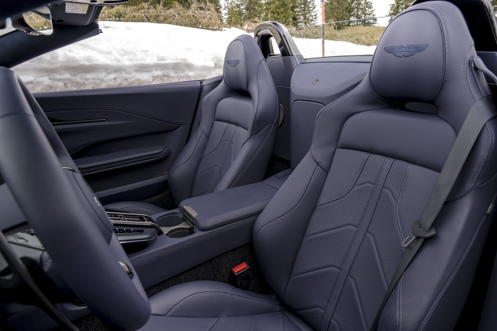 Review Aston Martin Vantage Roadster