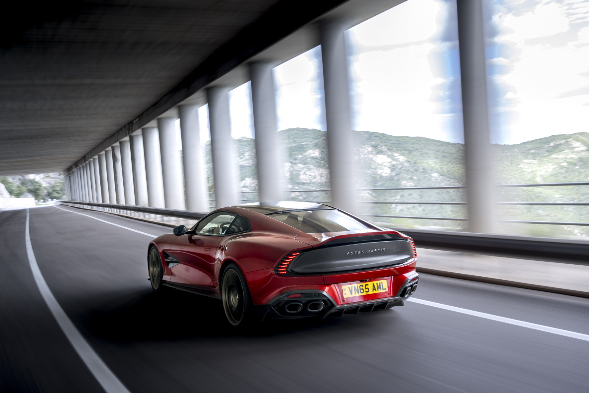 2025 Aston Martin Vanquish
