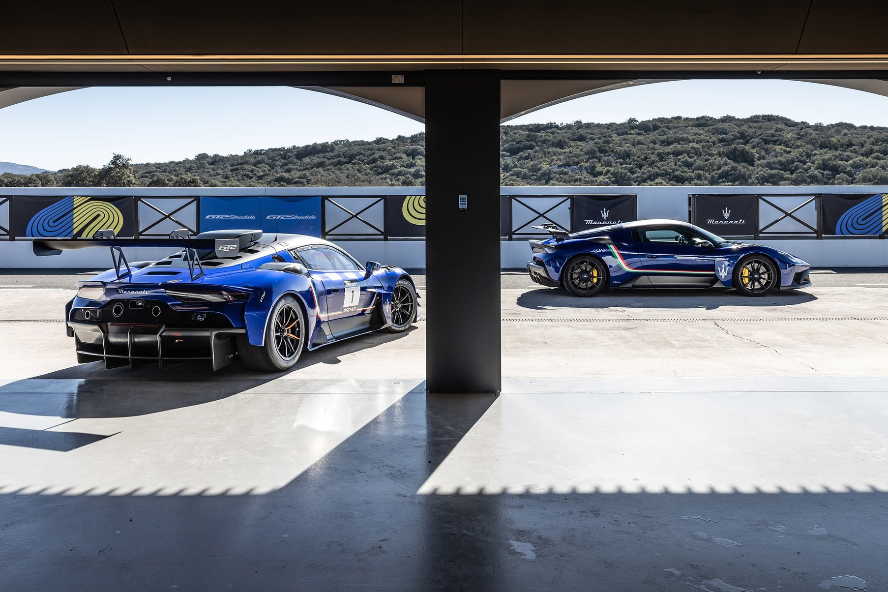 Review Maserati MC20 GT2 Stradale (2025) - test AutoGids