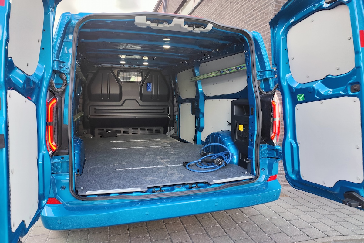 2025 Ford e-Transit Custom