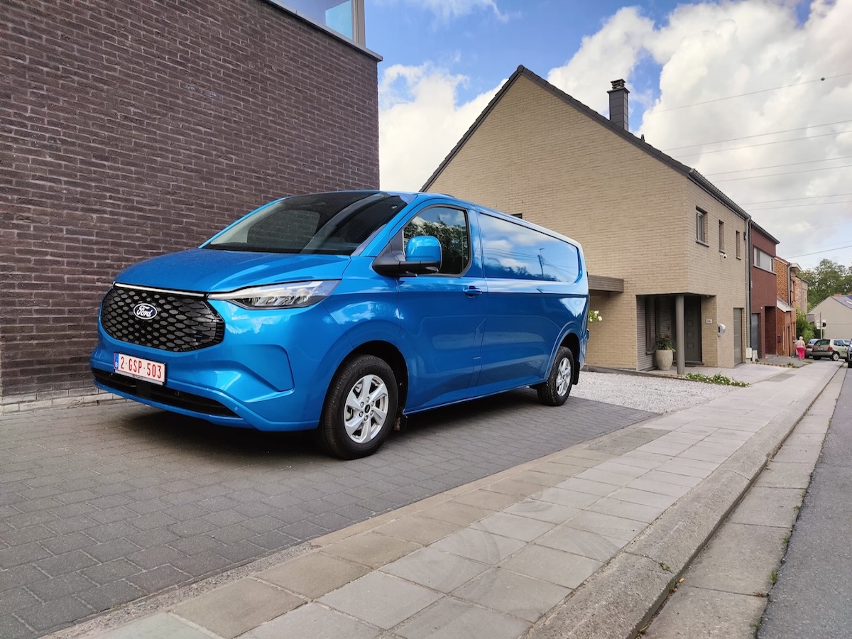 2025 Ford e-Transit Custom