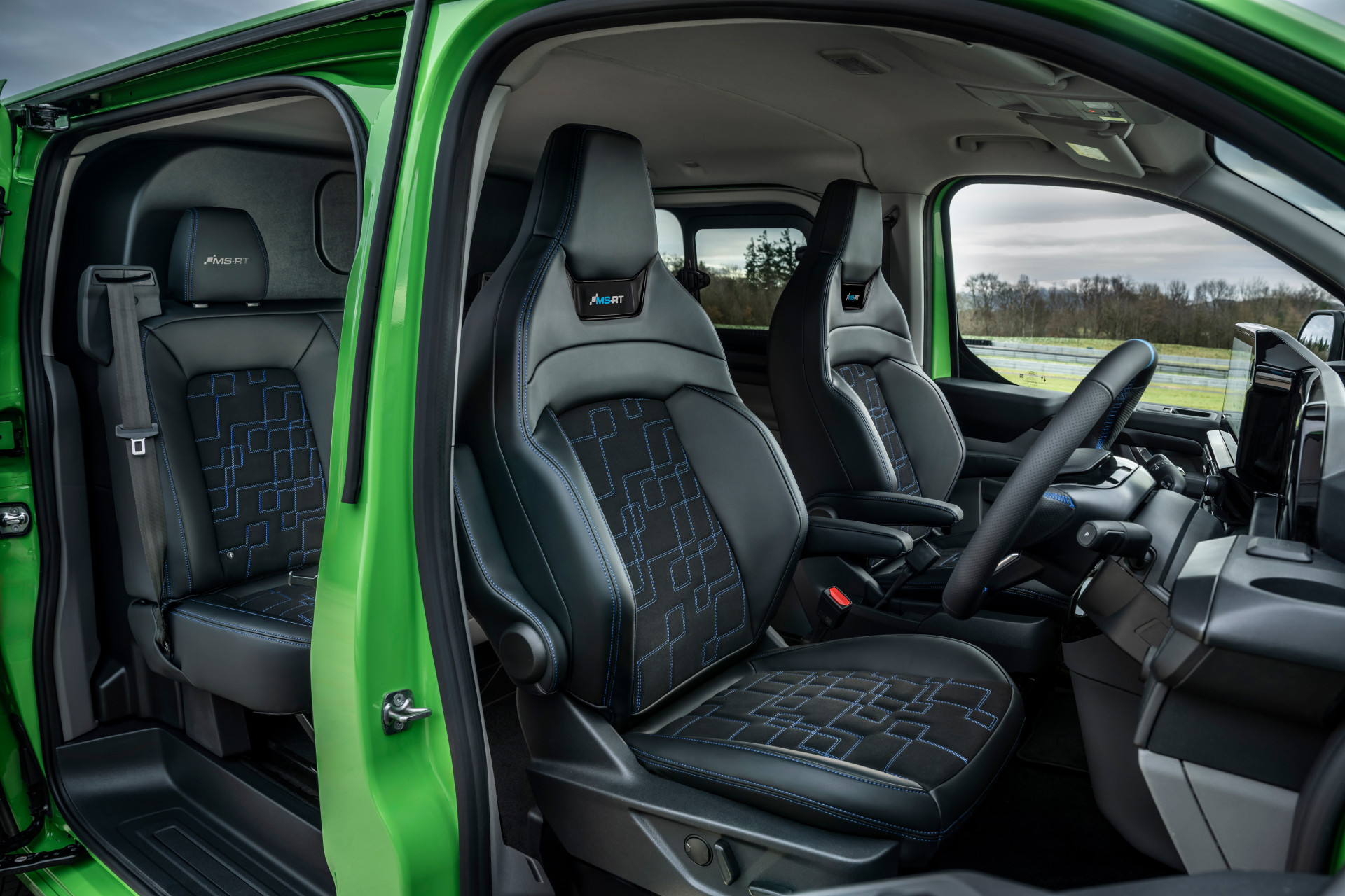 Review Ford Transit Custom MS-RT (2025) - eerste test AutoGids