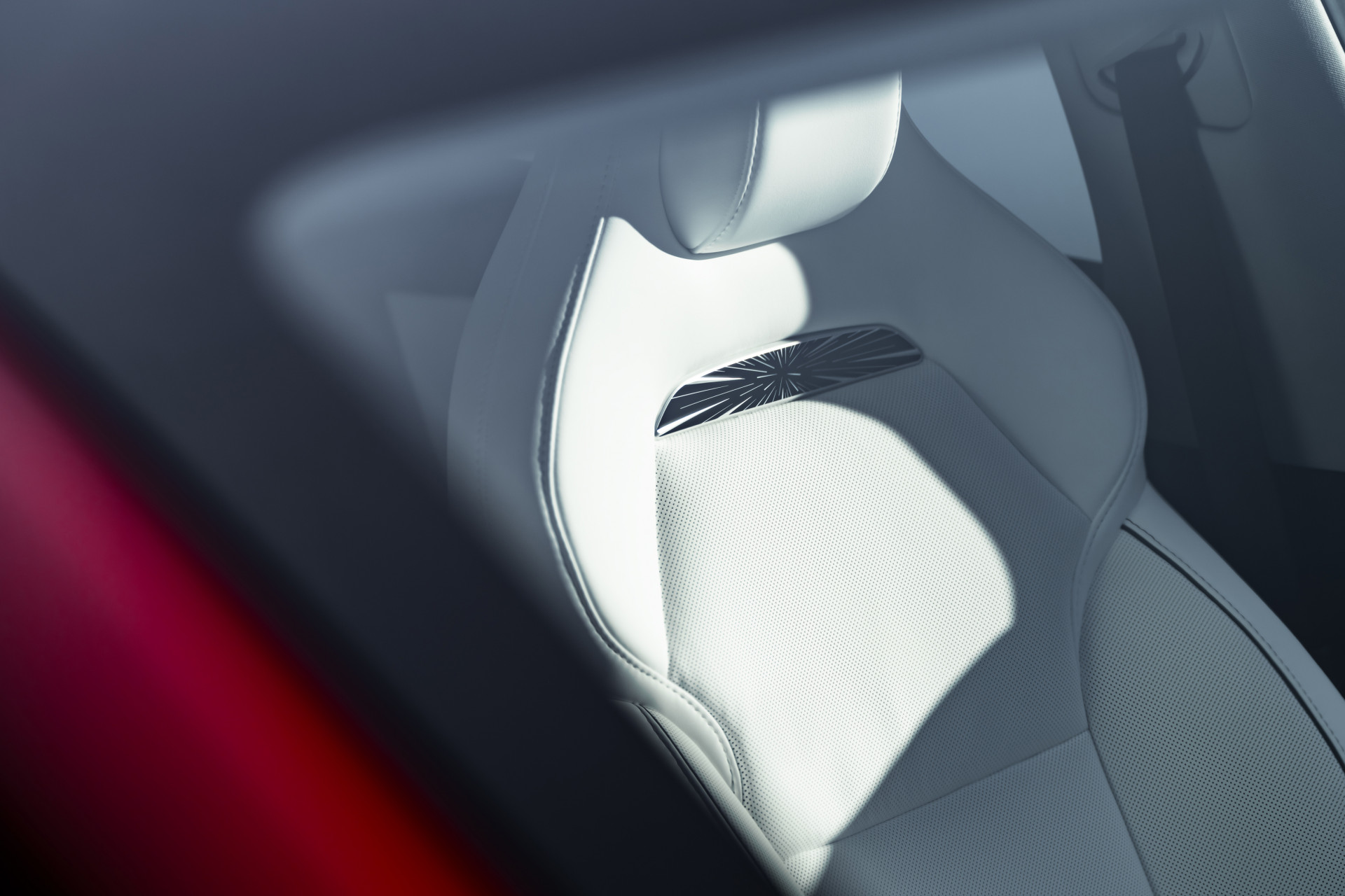 Review Tesla Model Y Performance (Juniper 2025)