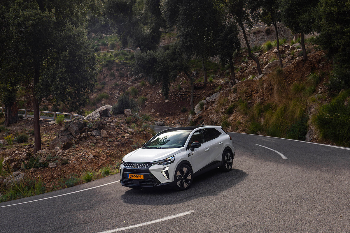 Review 2025 Mitsubishi Grandis HEV