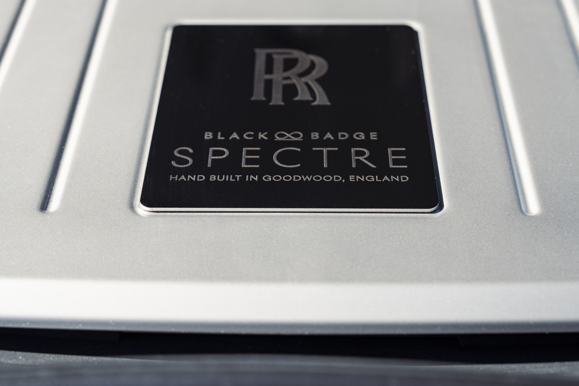 Review Rolls-Royce Black Badge Spectre (2025)